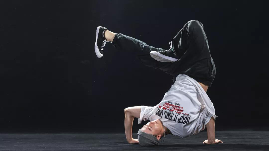 最新潮流街舞，背景、時(shí)代影響與獨(dú)特地位解析