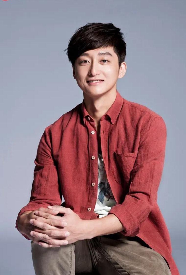 臺(tái)灣演員云中岳，演藝之路的閃耀之星