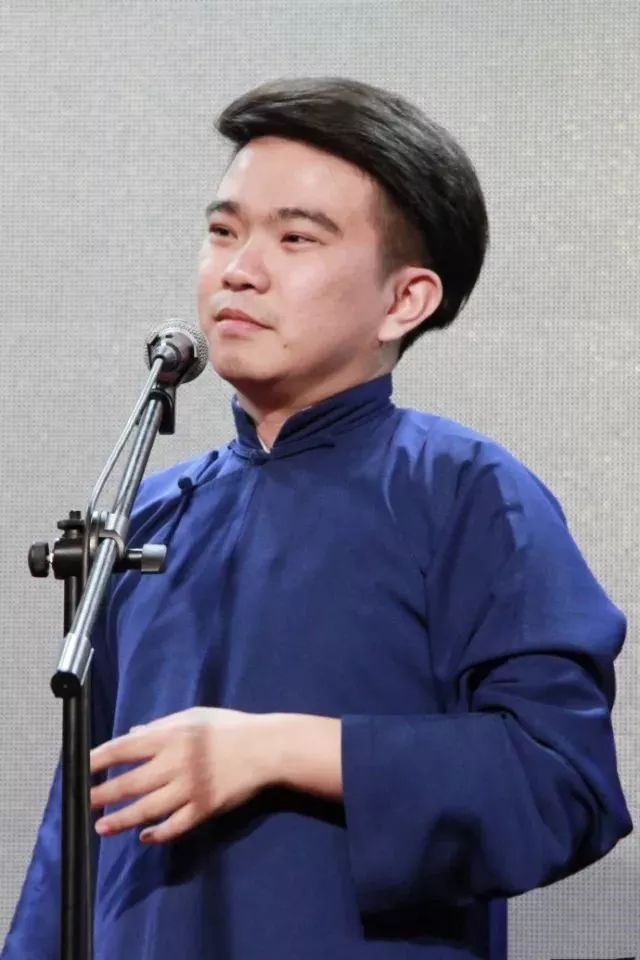 天津評(píng)書演員探尋小巷隱秘寶藏的傳奇故事