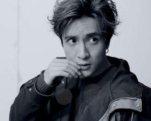 薛之謙帶字圖片最新，展現(xiàn)變化的力量與自信成長的旋律